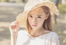 清纯少女夏日清凉街头唯美写真图片-美图岛