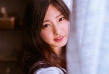 日系白色睡衣美腿丝袜甜美写真图片-美图岛