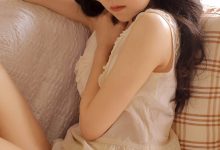 高挑美女模特背心短裤性感撩人写真-美图岛