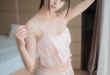 喵糖映画 VOL.104 粉色吊带睡衣-美图岛