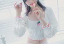 年年nnian - 爱吃棒棒糖的少女 [35P-123MB]-美图岛
